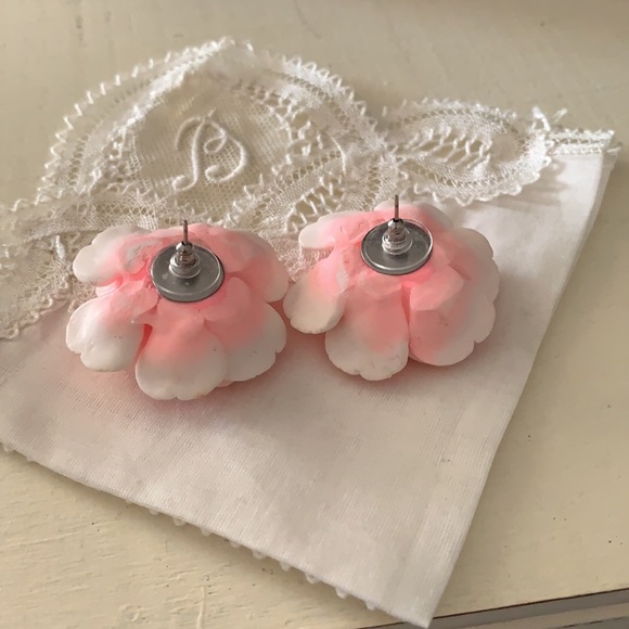 Beautiful handmade earrings. Brand new - Picture 2 of 3